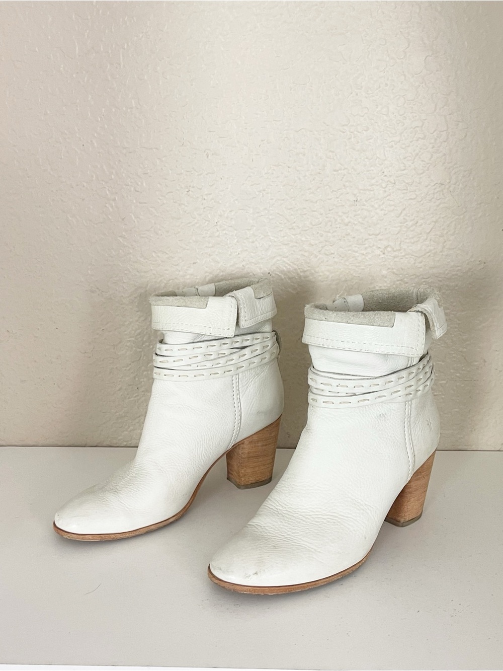 Frye Naomi Pickstitch white leather ankle boots 6 - Picture 9 of 14